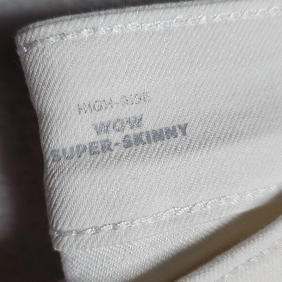 2638 NWT Old Navy High-Waisted Wow Skinny Jeans Size 8 - Picture 4 of 6